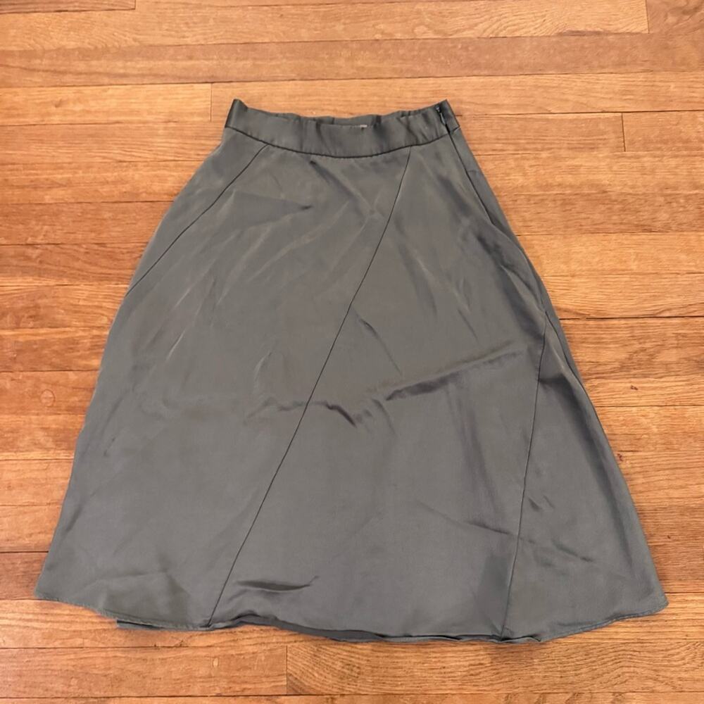 H&M green a-line midi skirt size 4
 b75